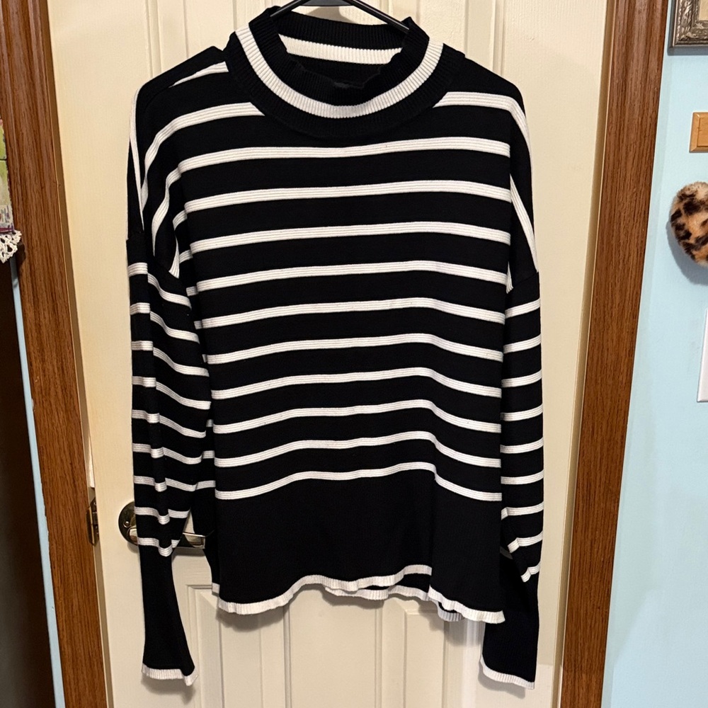 Rachel Zoe Black and White Striped Sweatshirt size XL
